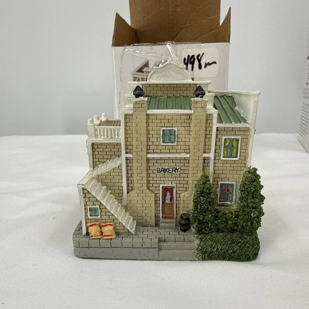 Liberty Falls The New Clara's Bakery AH230 (2001)